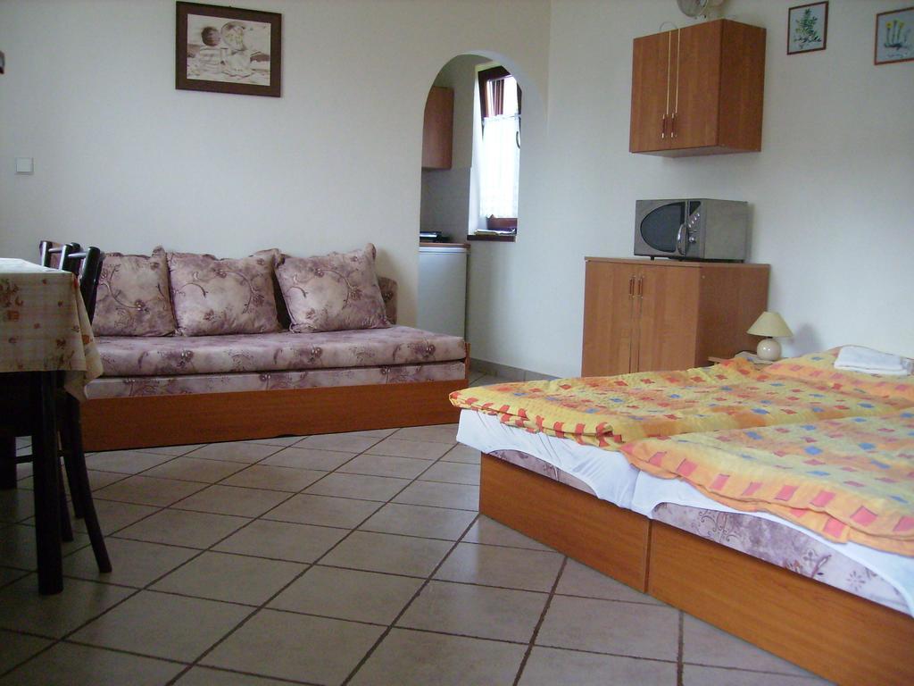 Bungalovy Natura Trávnica Стая снимка